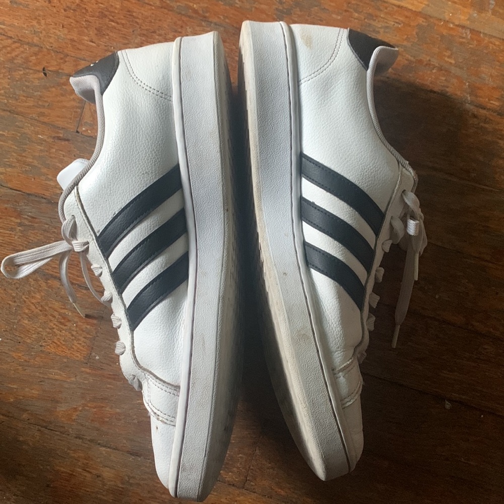 Adidas - Picture 4 of 5